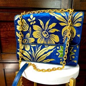 Brand new, never used Tory Burch crossbody
